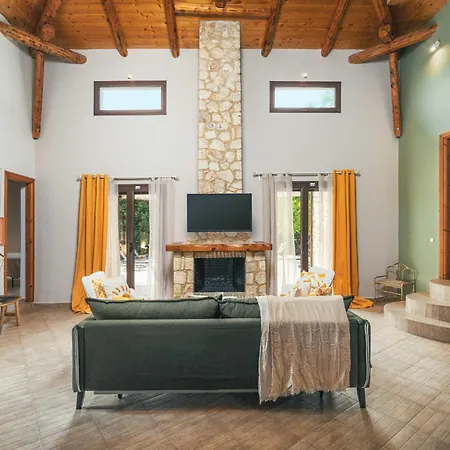 Terra With Private Pool Marandokhórion